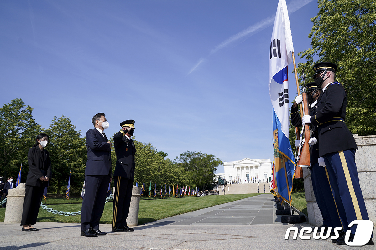 美명예훈장수여식초청받은文…스가는절대못할혈맹이벤트 (1)