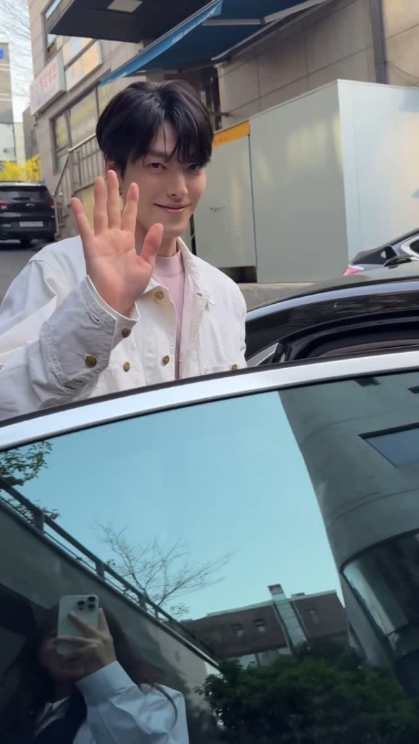 김우빈 인스타그램 이미지