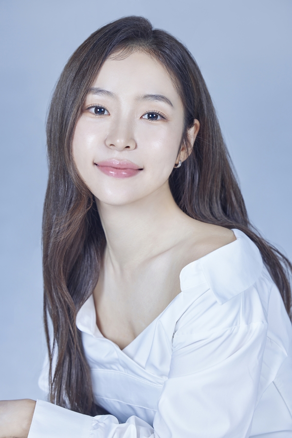 홍자, 전속계약 종료 후 홀로서기 선언 이미지
